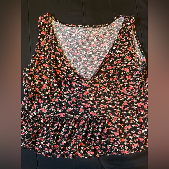 Women short sleeve flowy top - Picture 3 of 6